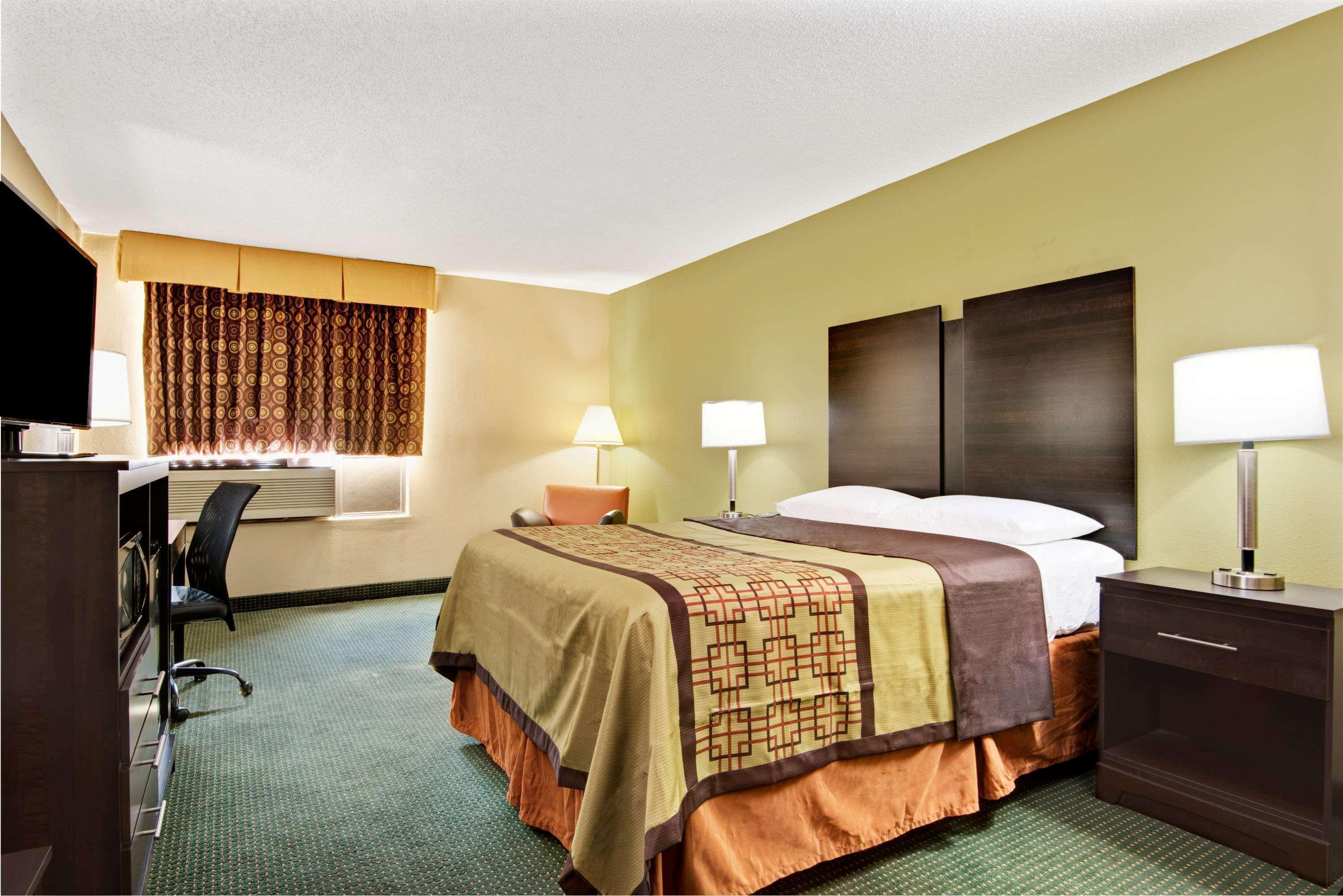 Super 8 By Wyndham Raleigh North East Hotell Eksteriør bilde