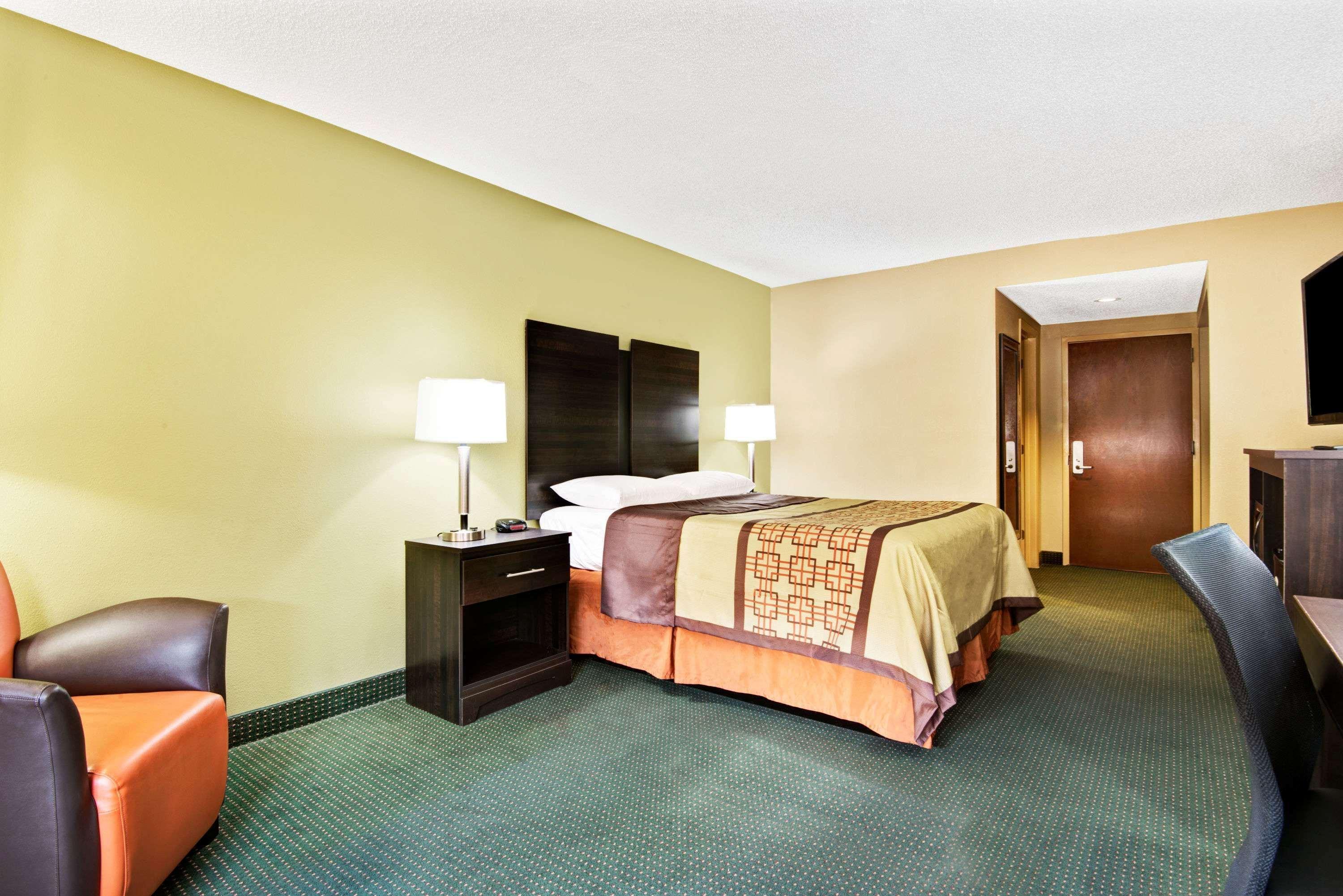 Super 8 By Wyndham Raleigh North East Hotell Eksteriør bilde