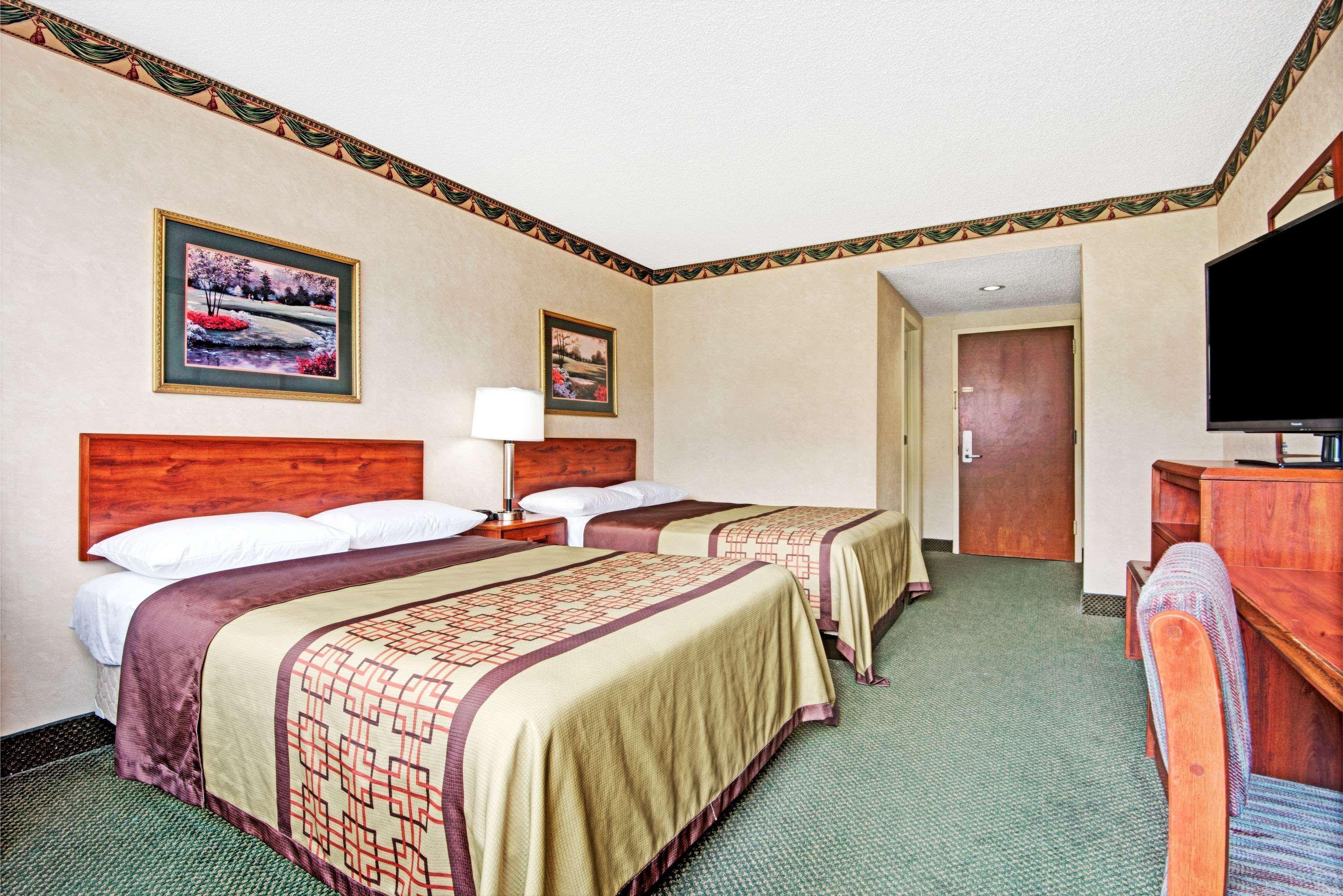 Super 8 By Wyndham Raleigh North East Hotell Eksteriør bilde