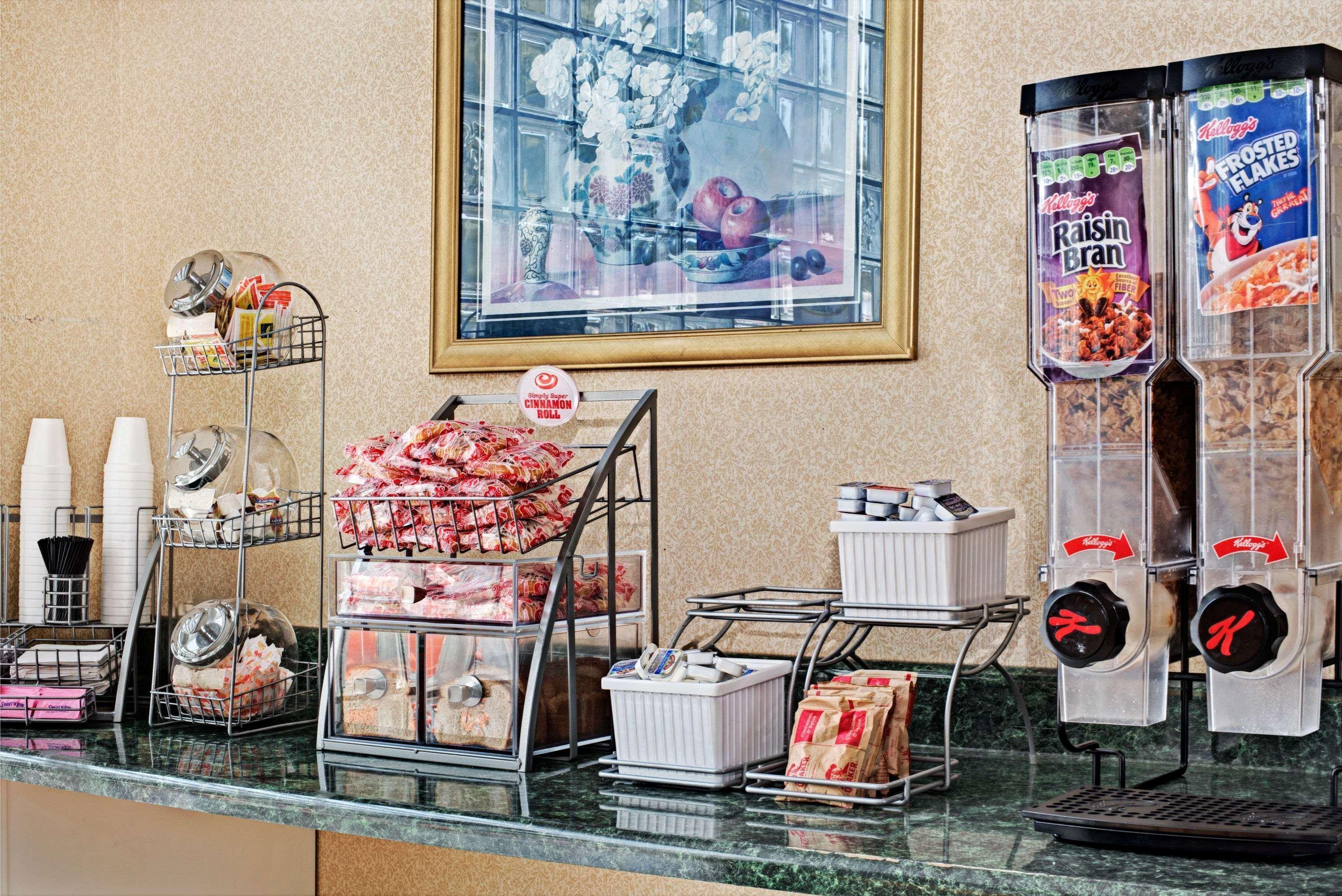 Super 8 By Wyndham Raleigh North East Hotell Eksteriør bilde