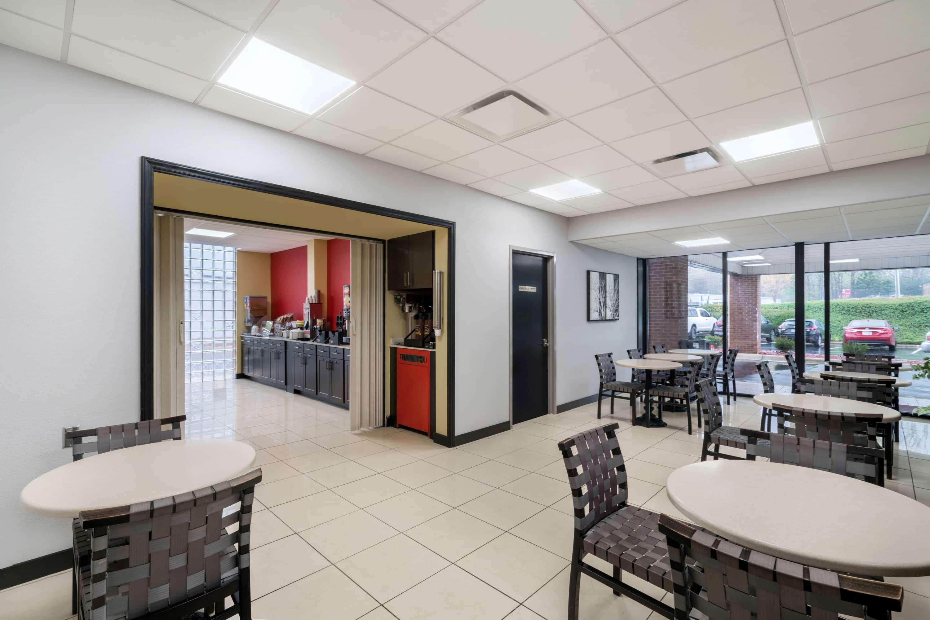 Super 8 By Wyndham Raleigh North East Hotell Eksteriør bilde