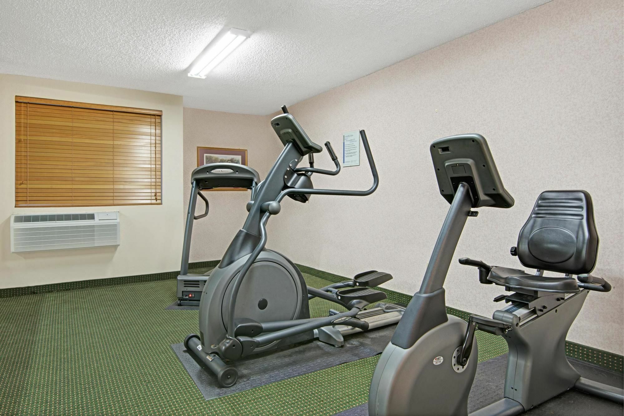 Super 8 By Wyndham Raleigh North East Hotell Eksteriør bilde