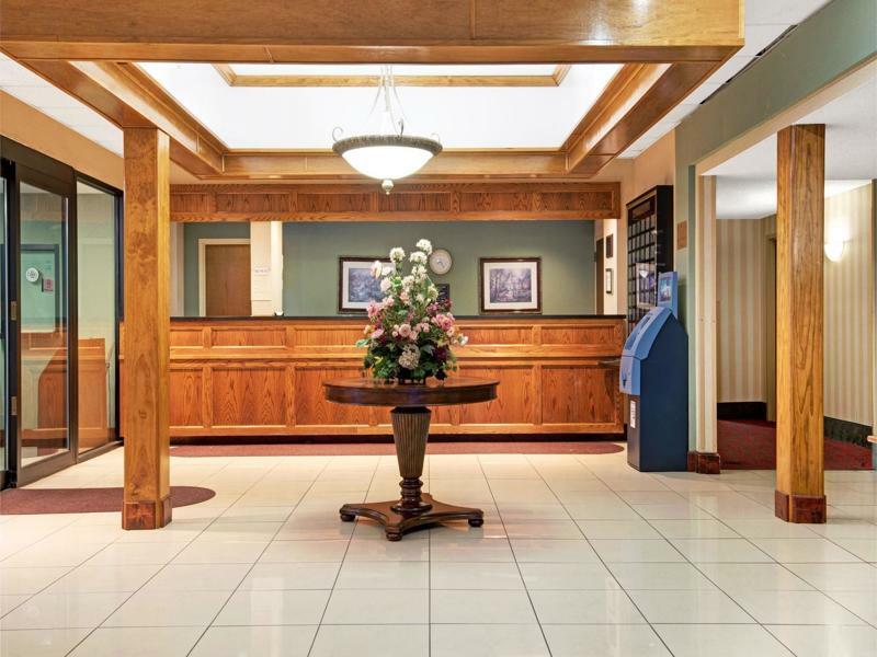Super 8 By Wyndham Raleigh North East Hotell Eksteriør bilde